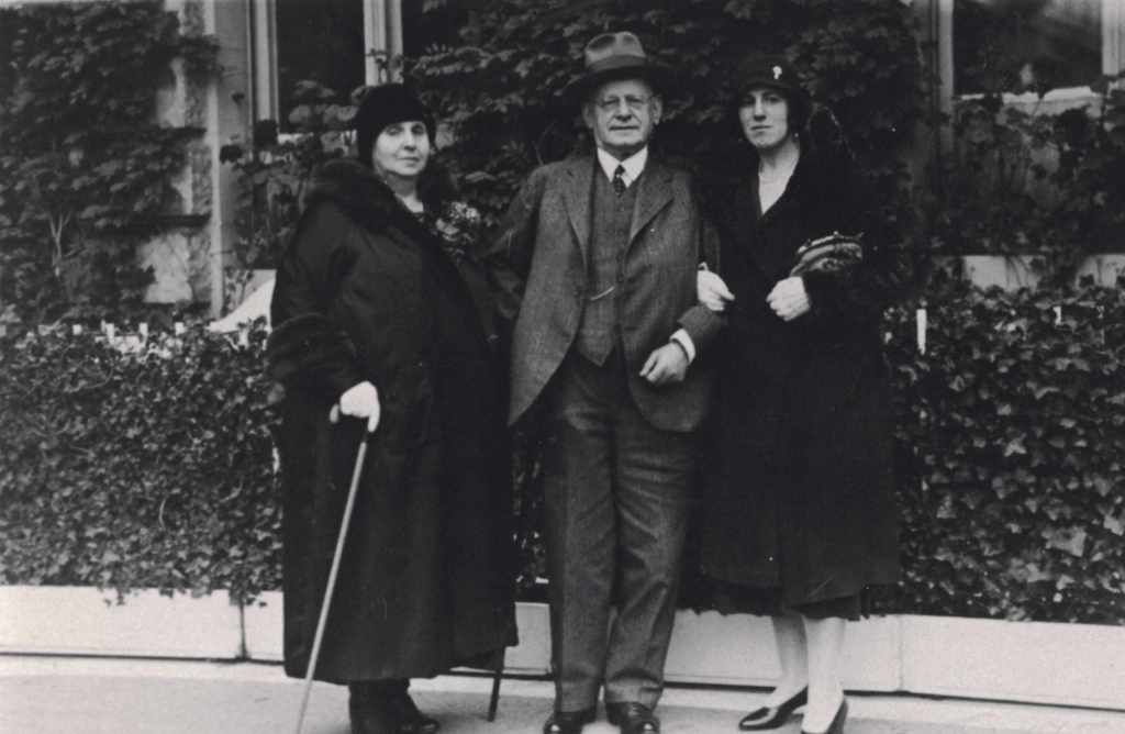 Friderike, Jeremias und Bianca Henschel 18. Oktober 1930 Horst Urich Sass (der Enkel)