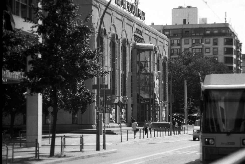 Friedrichstadt Palast Ostberlin